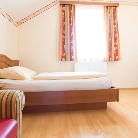 Pichler Han/Misafirhane *